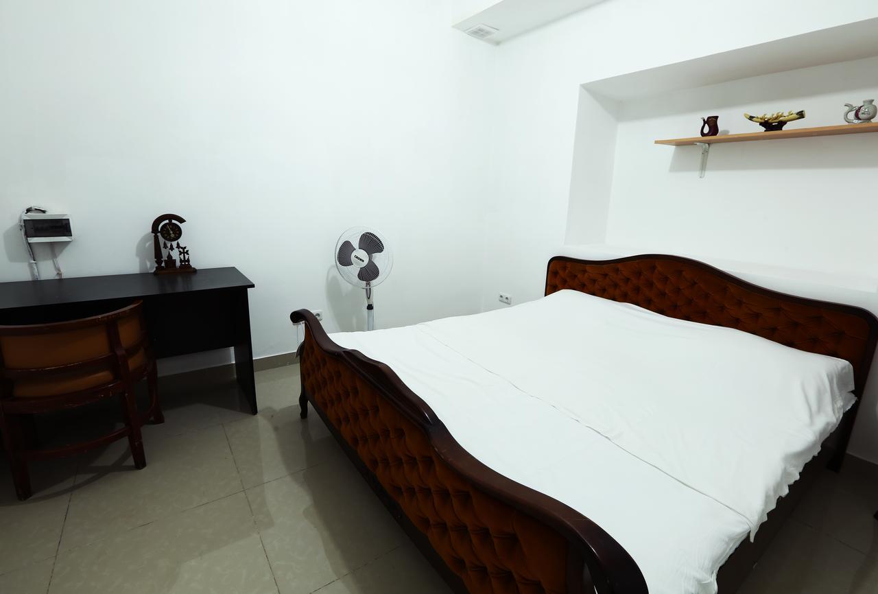 Byron Hostel Ереван Екстериор снимка