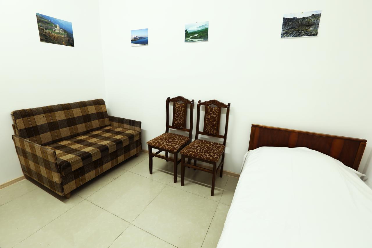 Byron Hostel Ереван Екстериор снимка