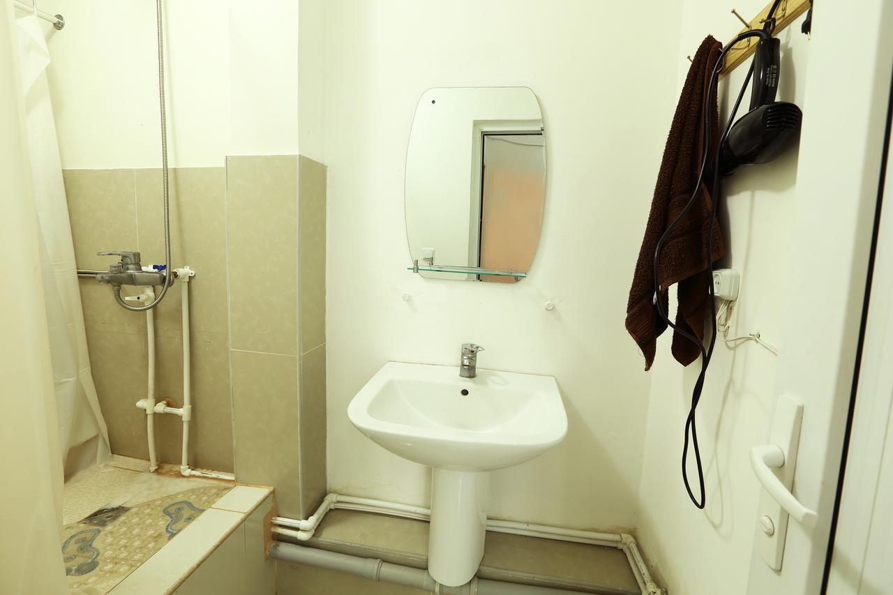 Byron Hostel Ереван Екстериор снимка