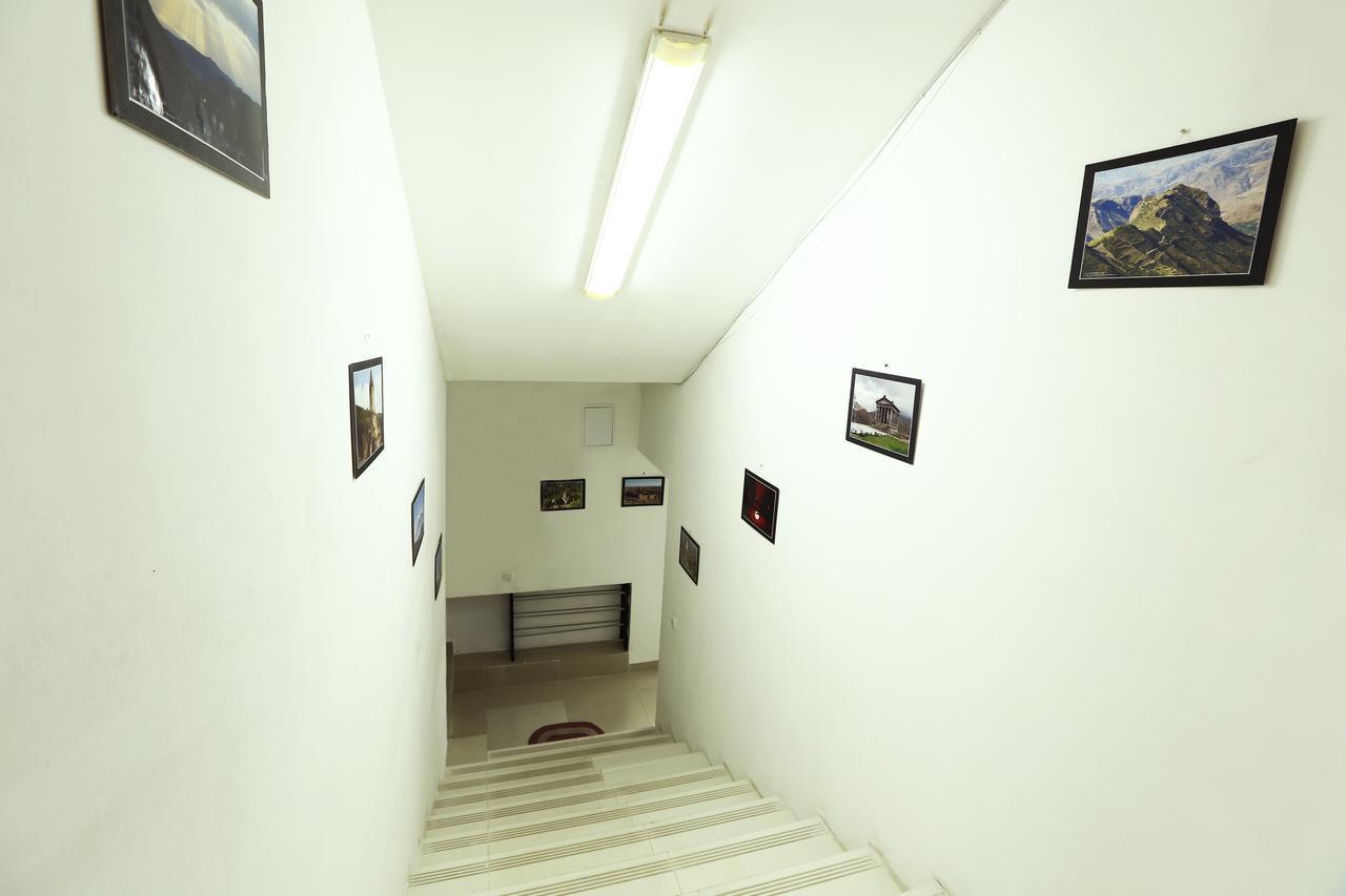 Byron Hostel Ереван Екстериор снимка
