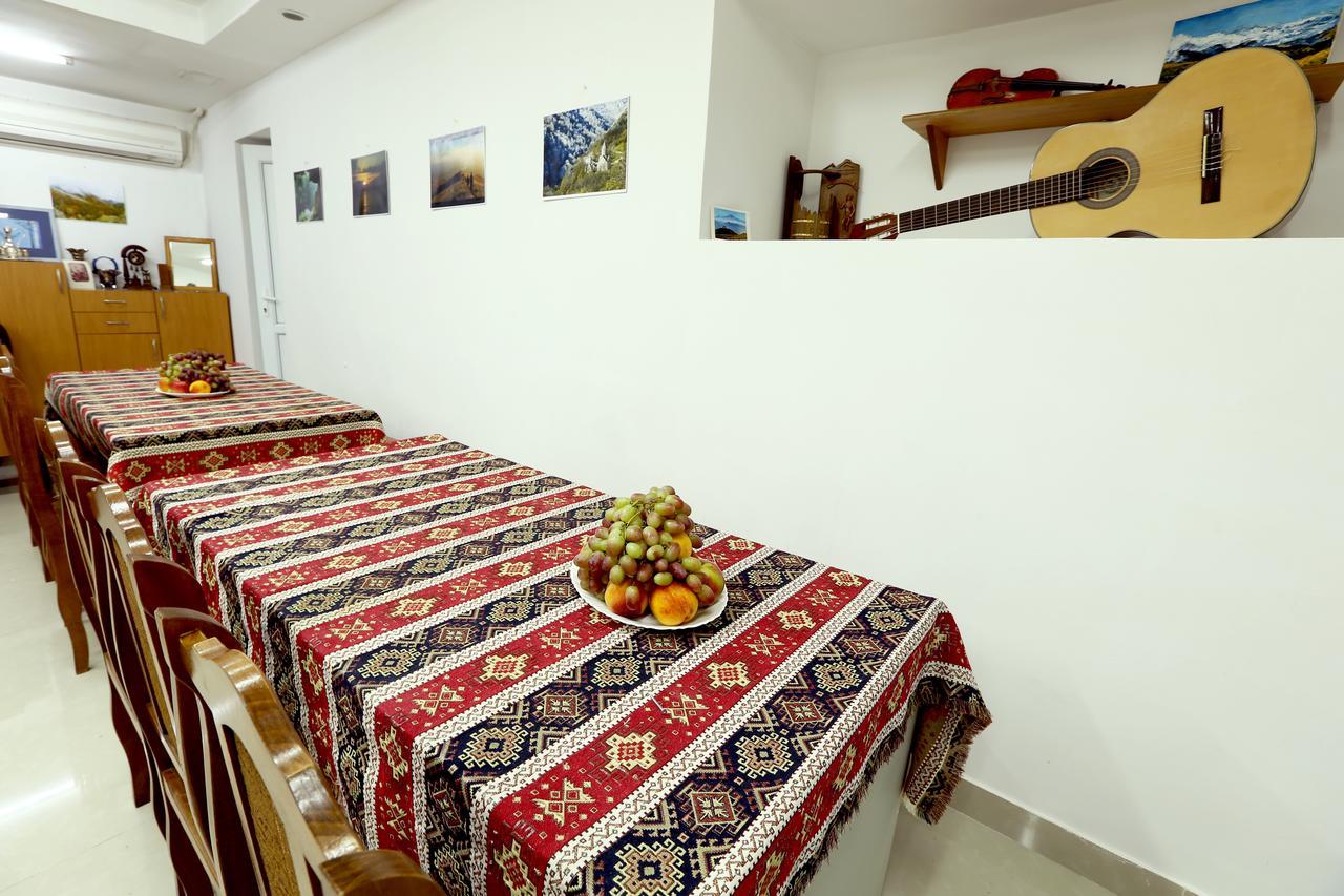 Byron Hostel Ереван Екстериор снимка