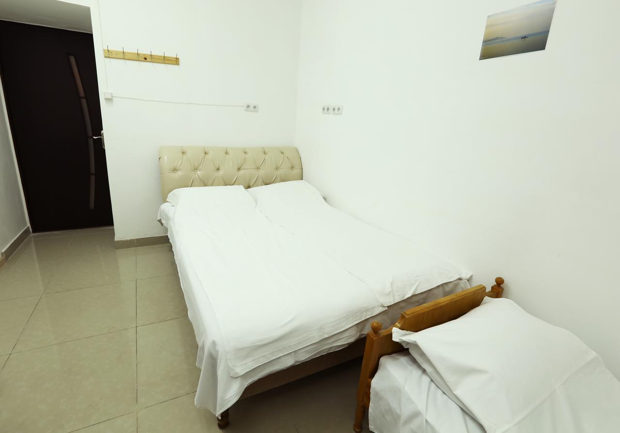 Byron Hostel Ереван Екстериор снимка