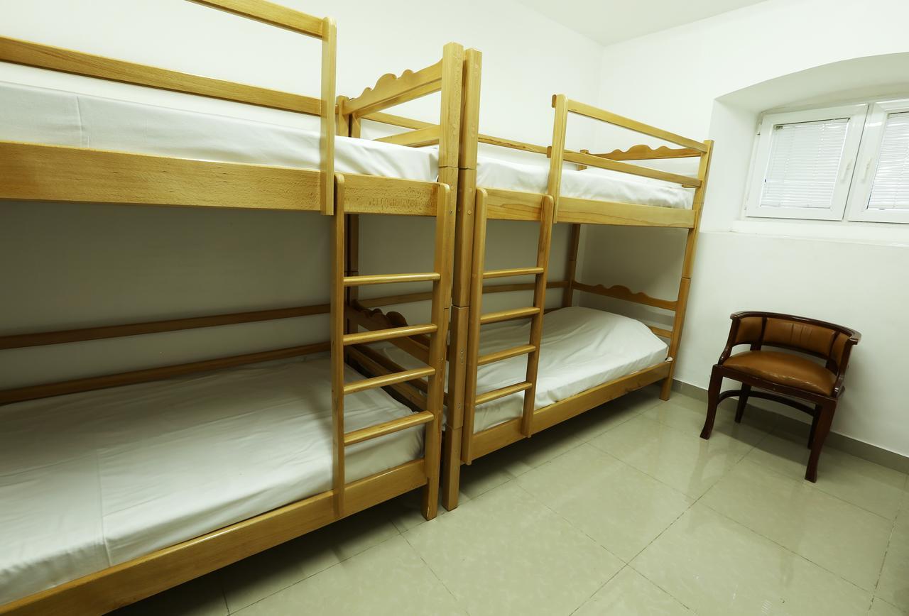 Byron Hostel Ереван Екстериор снимка