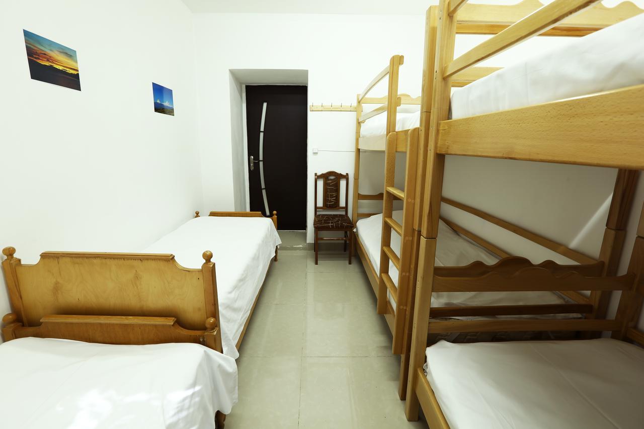 Byron Hostel Ереван Екстериор снимка