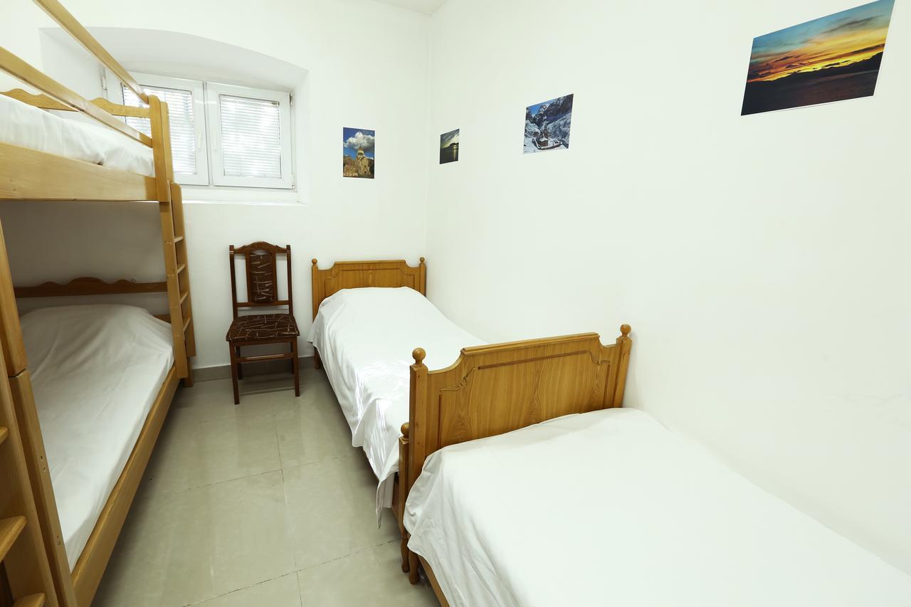 Byron Hostel Ереван Екстериор снимка