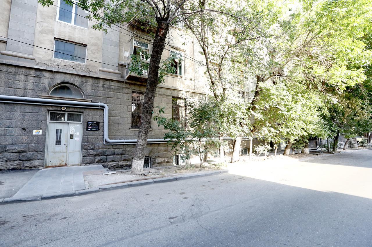 Byron Hostel Ереван Екстериор снимка