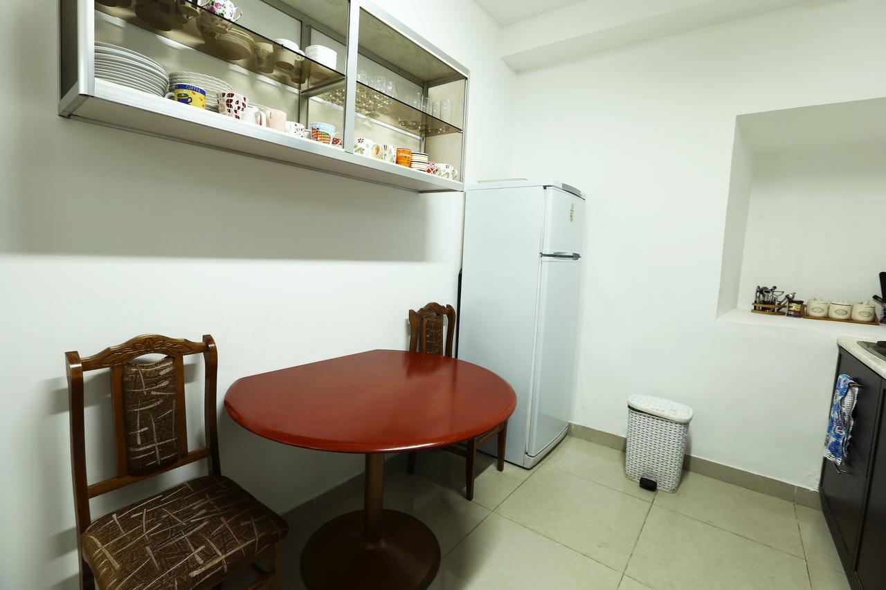 Byron Hostel Ереван Екстериор снимка