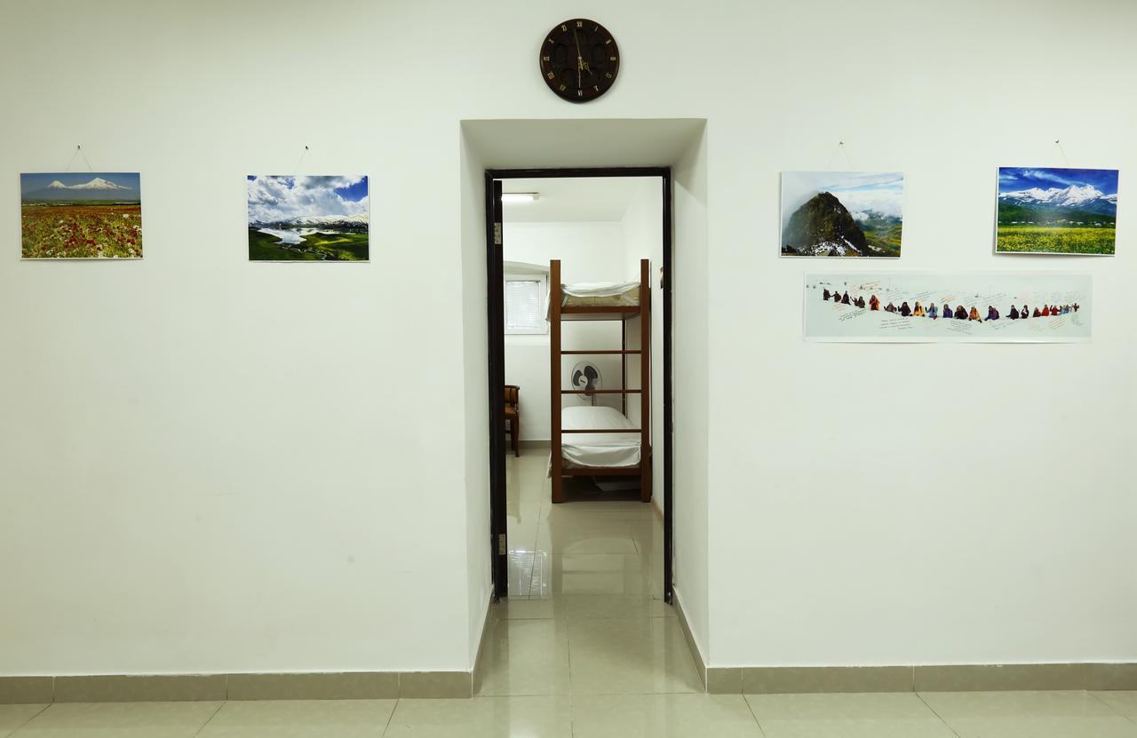Byron Hostel Ереван Екстериор снимка