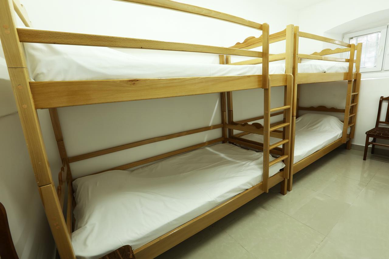Byron Hostel Ереван Екстериор снимка